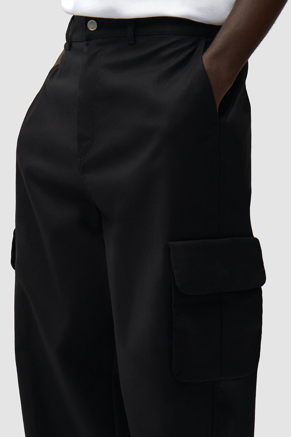 ART1TRO00000LIM_Black_2.png