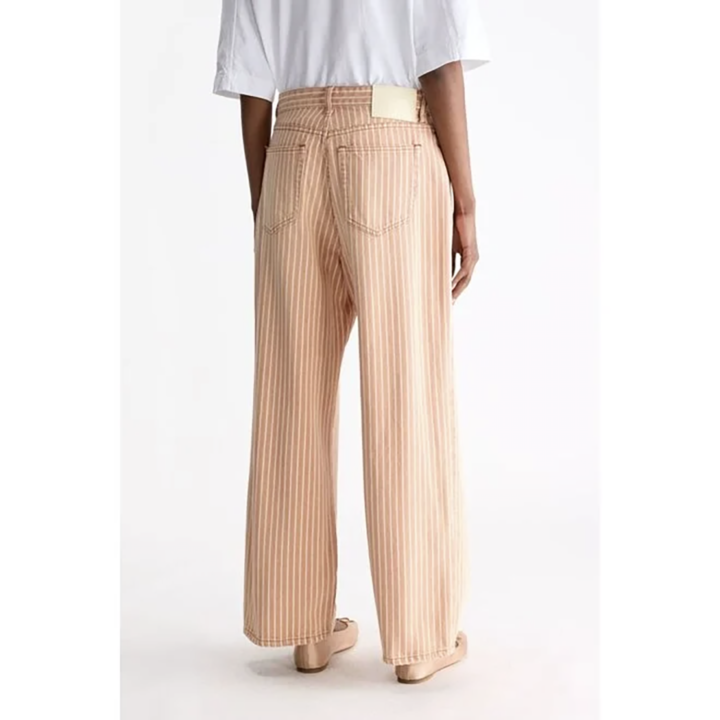 BSE1JEA00010CTW_STRIPE+E_3.png