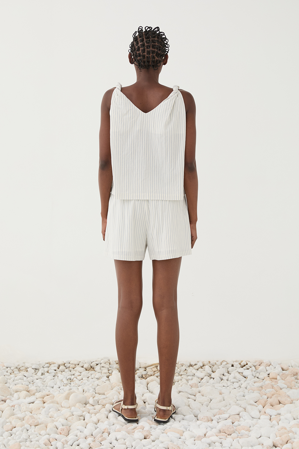 ELH1SHO00000CTW_White+Cream_2.png