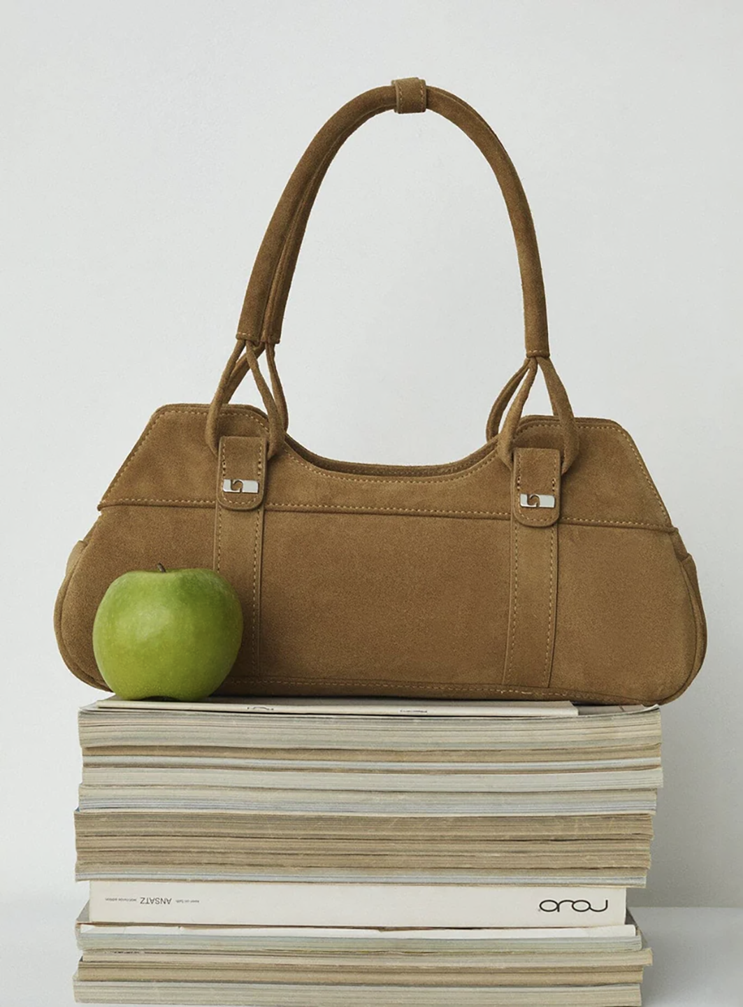 LAA3BAG00003LEW_CAMEL_2.png
