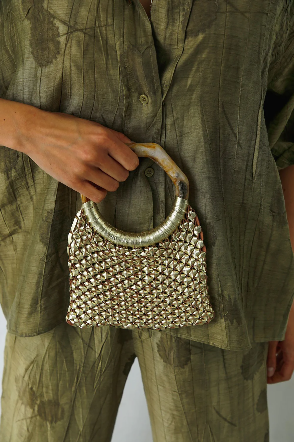 MNC3BAG00004LEW_Oro_1.png