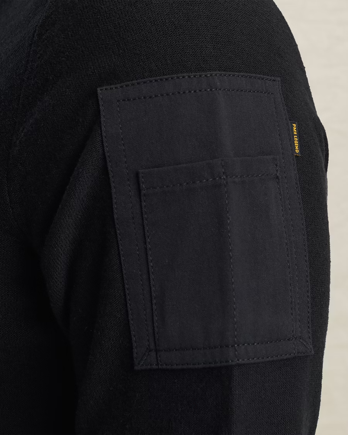 PME1KNI25286OCM_Black_4.png
