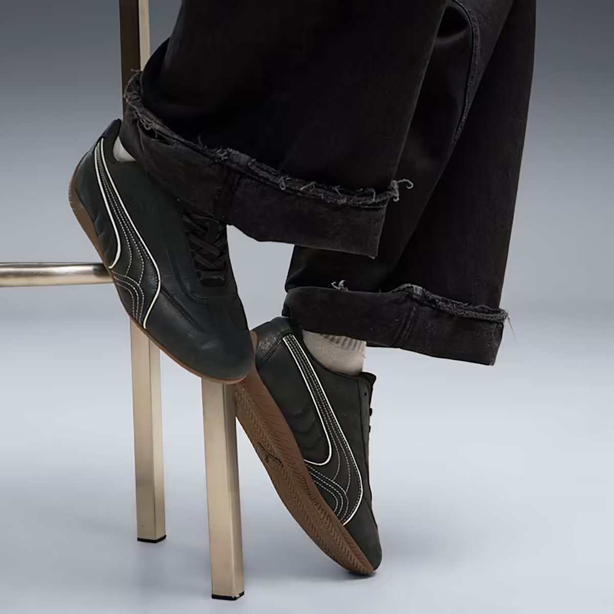 PUM2SNE12689TXU_Puma+Black-Gum_7.png