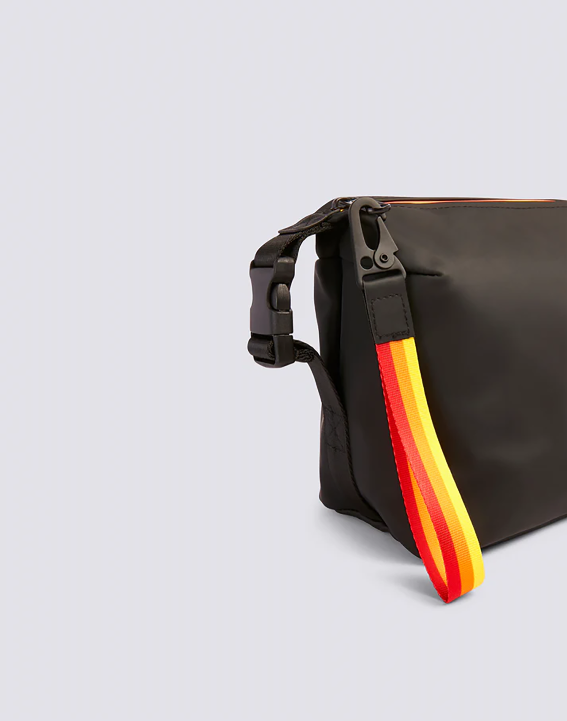 SDK3TRA00000PHM_BLACK+03_2.png