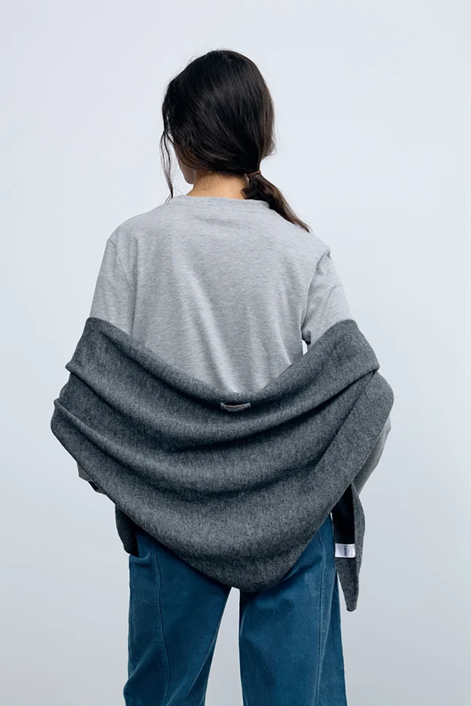 SSM4ACC29443PYW_GRIS_5.png