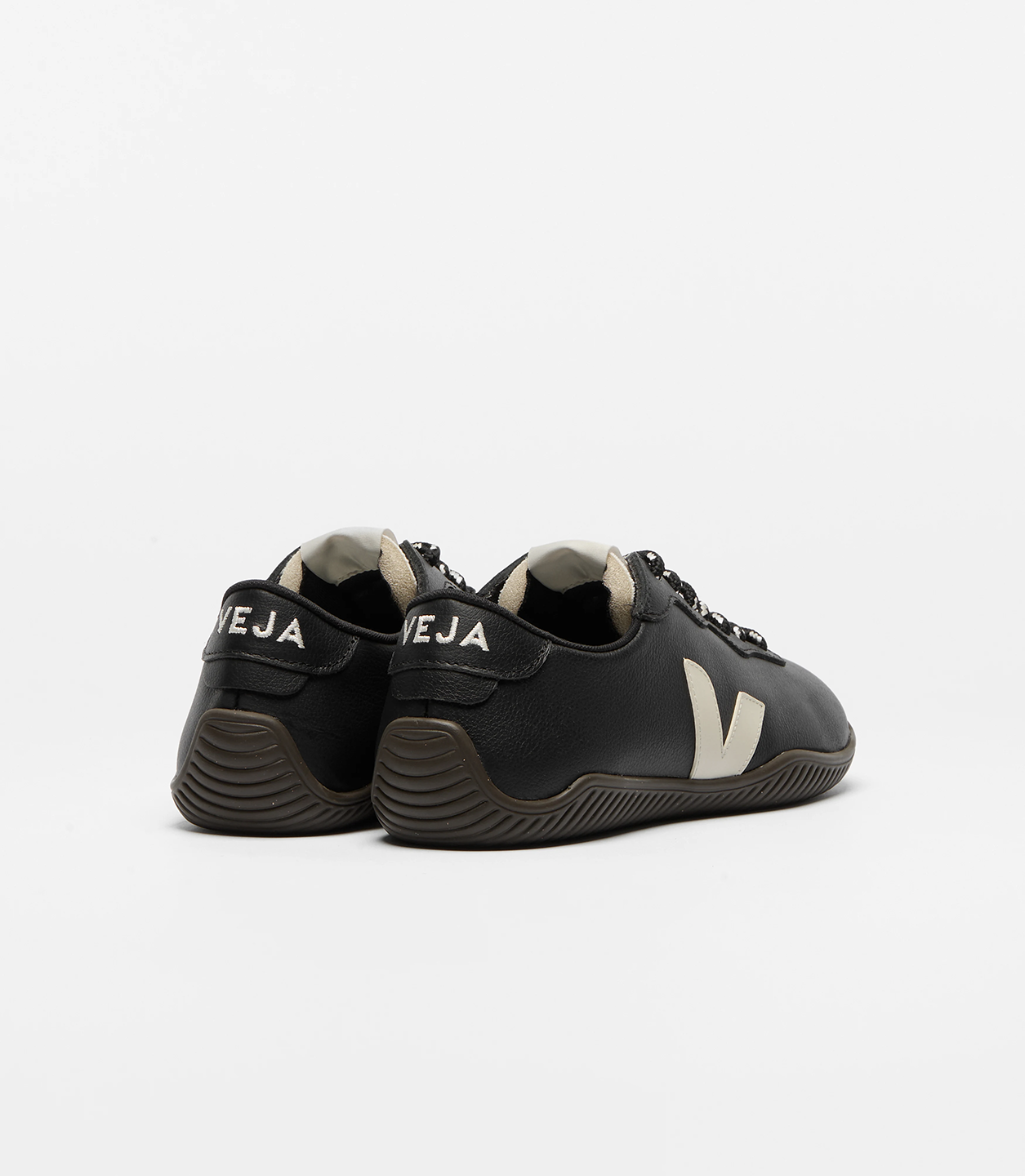 VEJ2SNE00014LSW_BLACK_PIERRE_EAGLE_2.png
