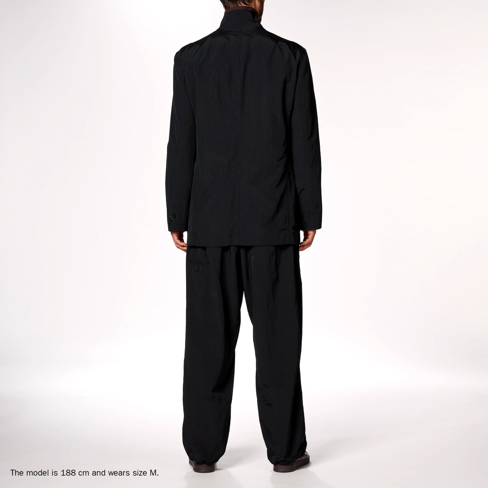 ADI1CJK00001CTM_BLACK_3.png