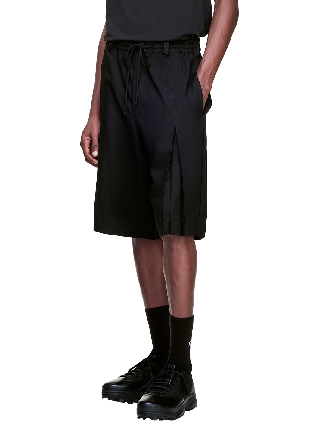 ADI1SHO00000CTM_Black_0.png