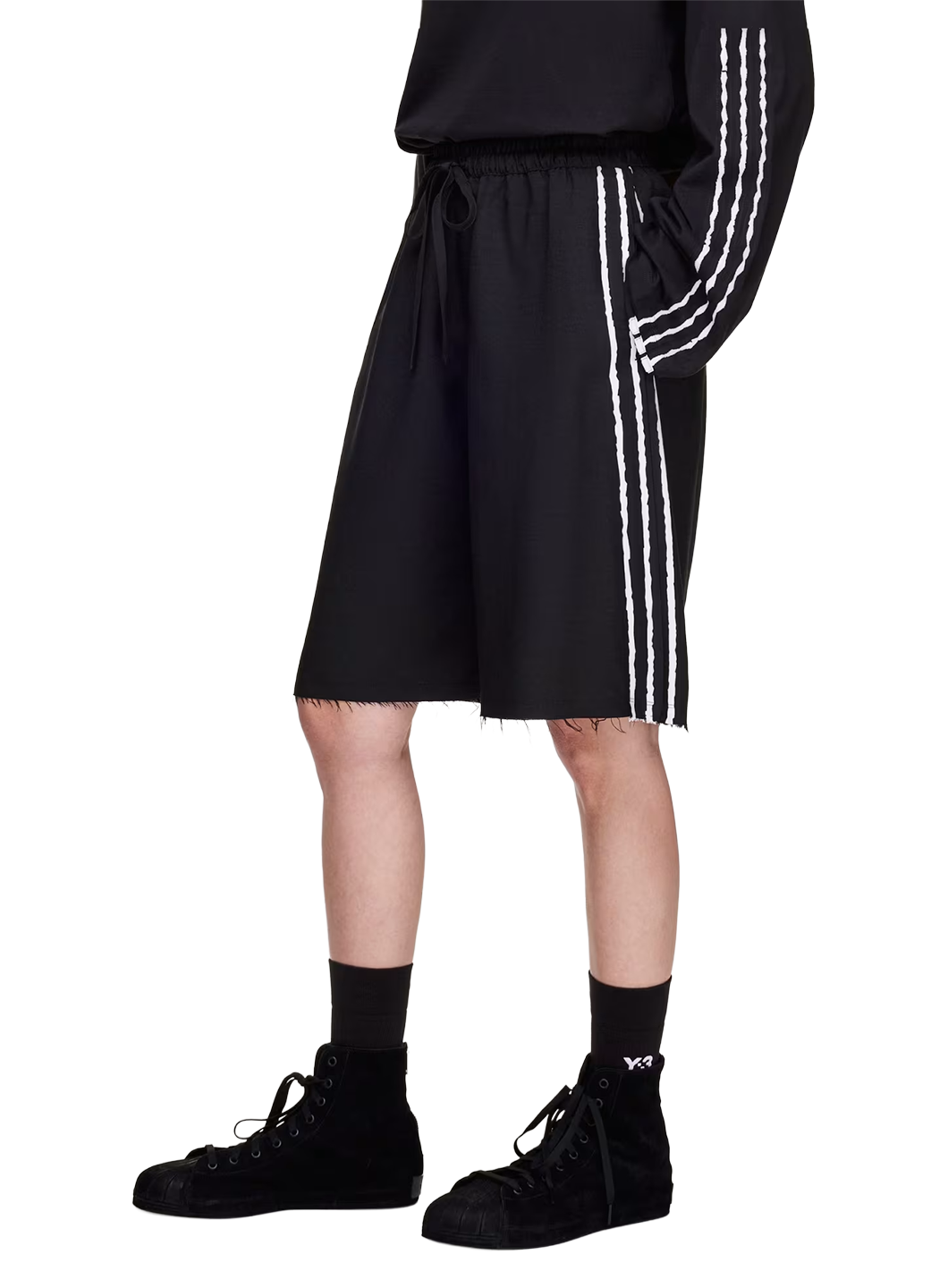 ADI1SHO00000POW_Black_0.png