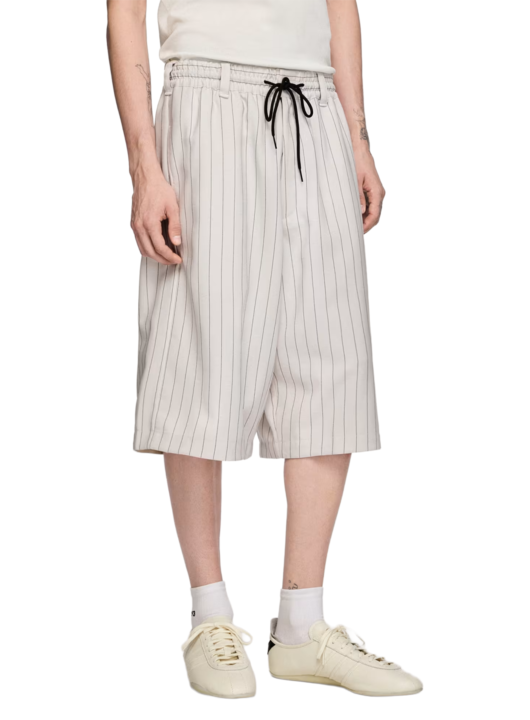 ADI1SHO00001CTM_Grey_0.png