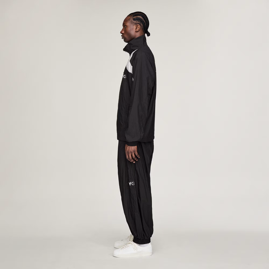 ADI1SWE00000NYM_Black_1.png