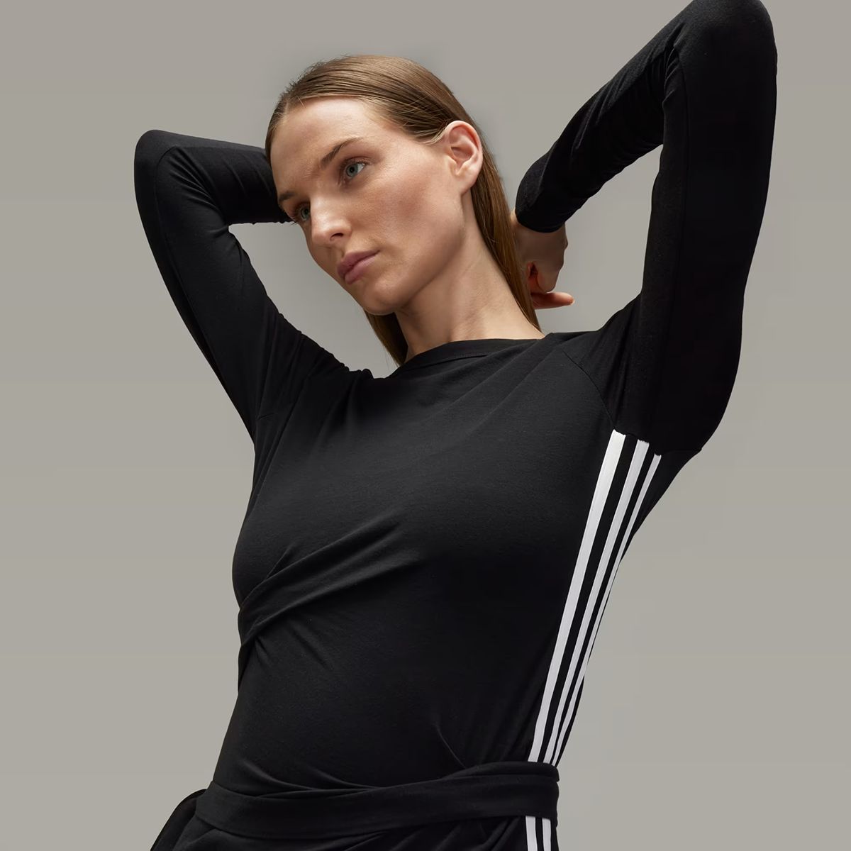 ADI1TOP00001LYW_Black_1.png