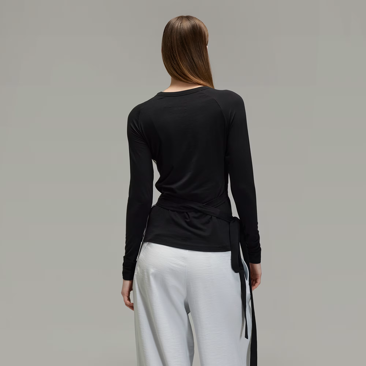 ADI1TOP00001LYW_Black_2.png