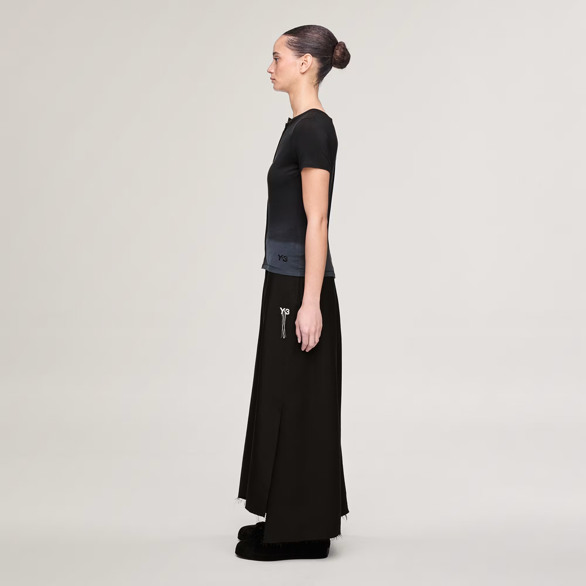 ADI1TOP00002LYW_Black_1.png