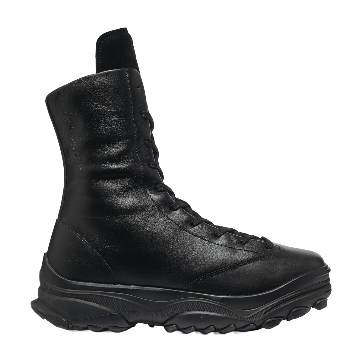 ADI2SNE00000LTW_BLACK%2BBLACK%2BBLACK_0.png