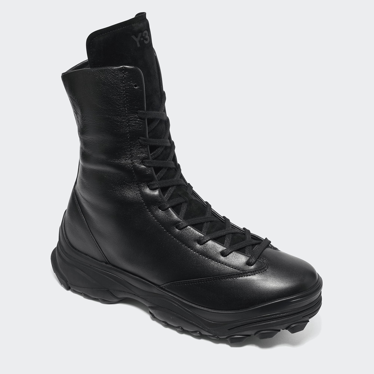 ADI2SNE00000LTW_BLACK%2BBLACK%2BBLACK_1.png