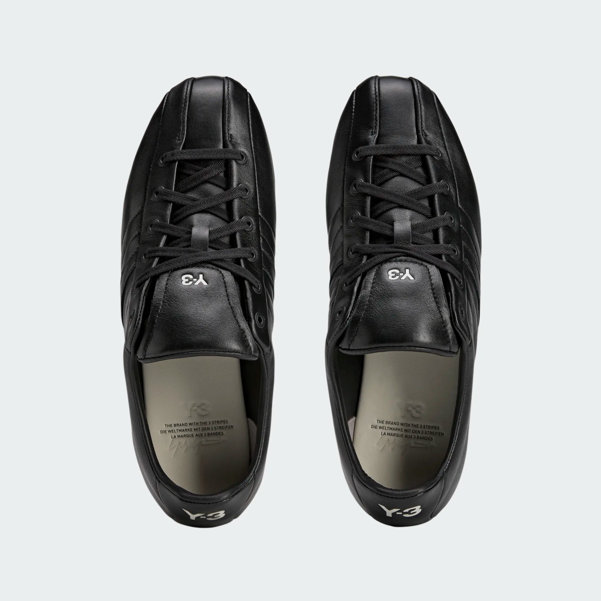 ADI2SNE00001LEU_BLACK%2BBLACK%2BOWHITE_1.png