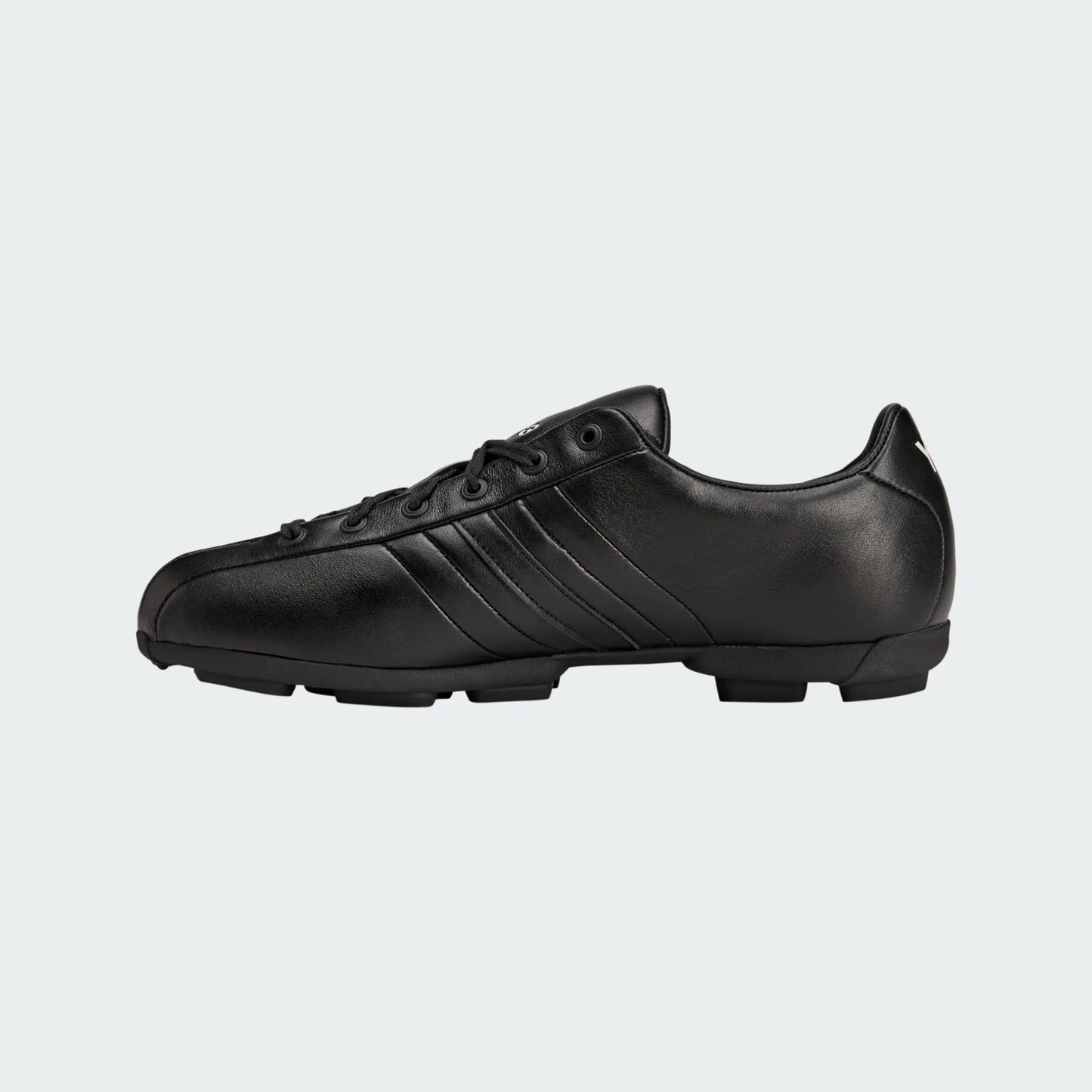 ADI2SNE00001LEU_BLACK%2BBLACK%2BOWHITE_3.png