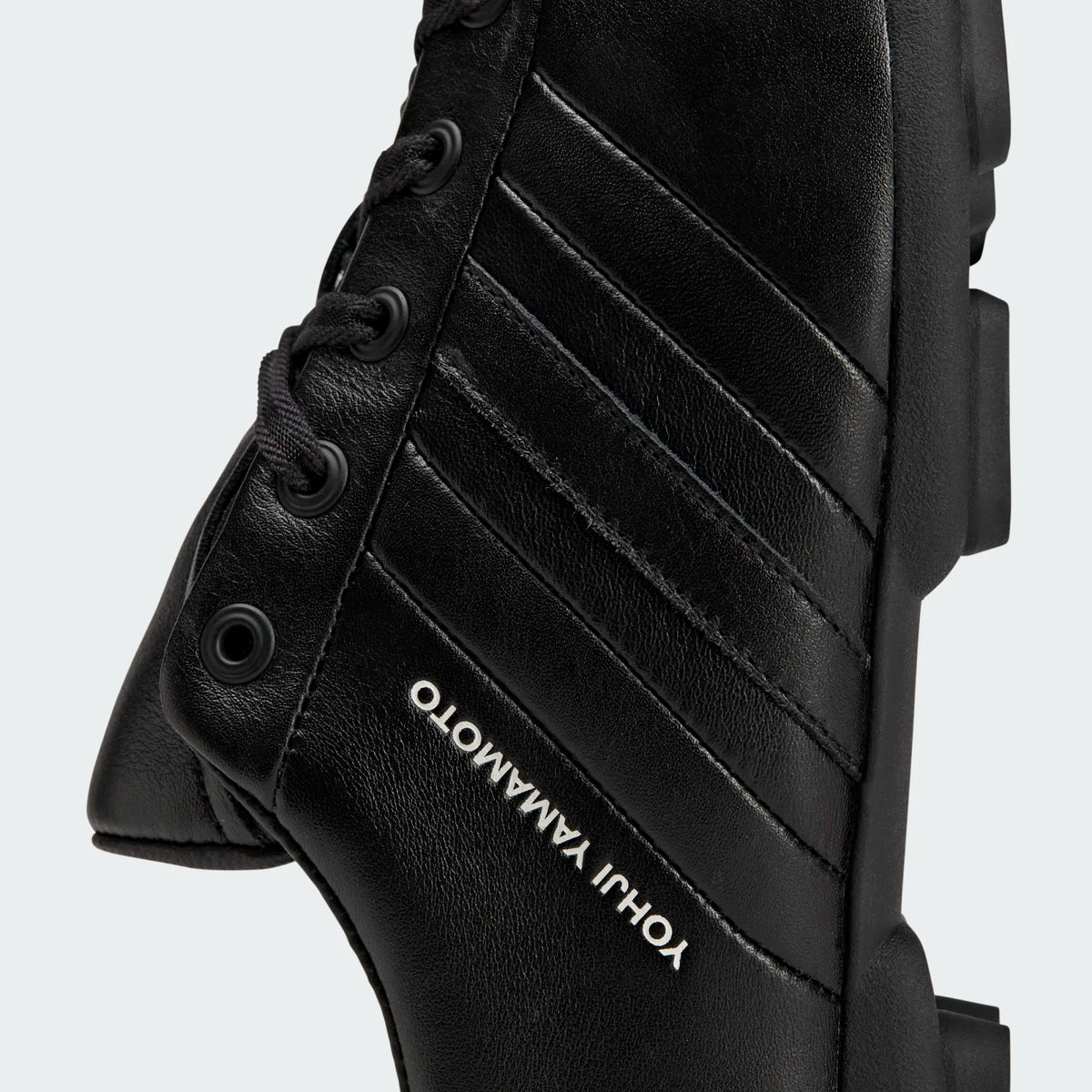 ADI2SNE00001LEU_BLACK%2BBLACK%2BOWHITE_7.png