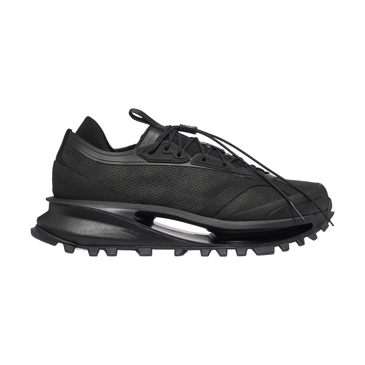 ADI2SNE00001LTM_BLACK%2BBLACK%2BBLACK_0.png