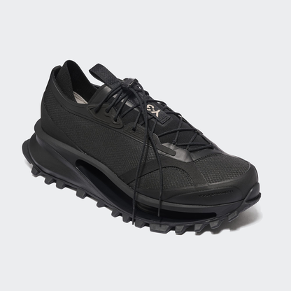 ADI2SNE00001LTM_BLACK%2BBLACK%2BBLACK_1.png