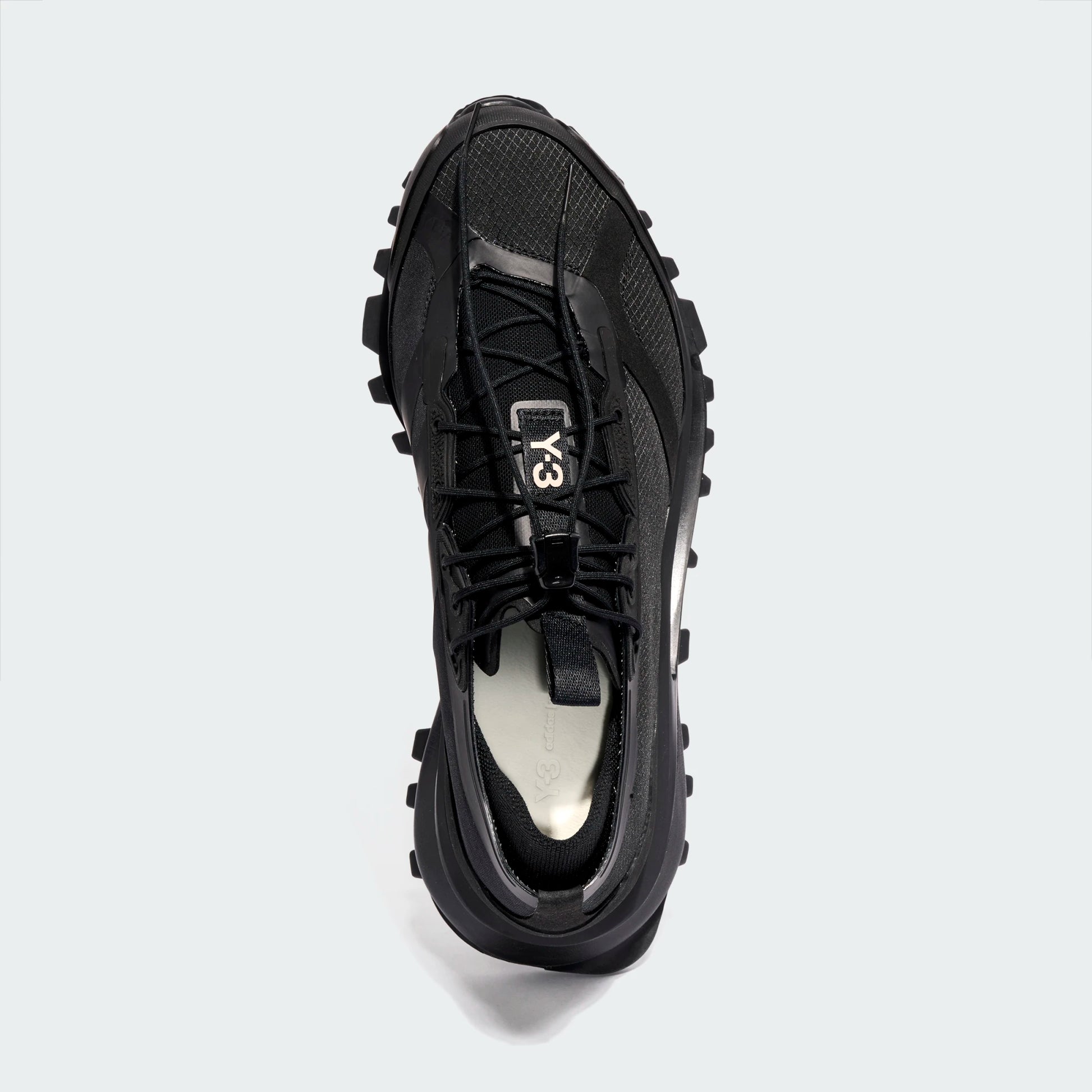 ADI2SNE00001LTM_BLACK%2BBLACK%2BBLACK_3.png