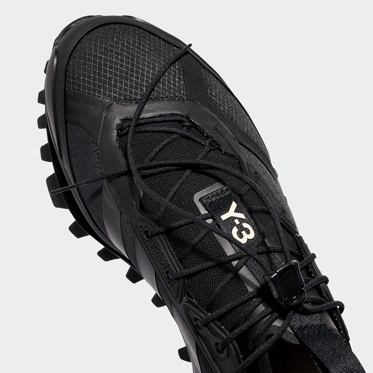 ADI2SNE00001LTM_BLACK%2BBLACK%2BBLACK_6.png