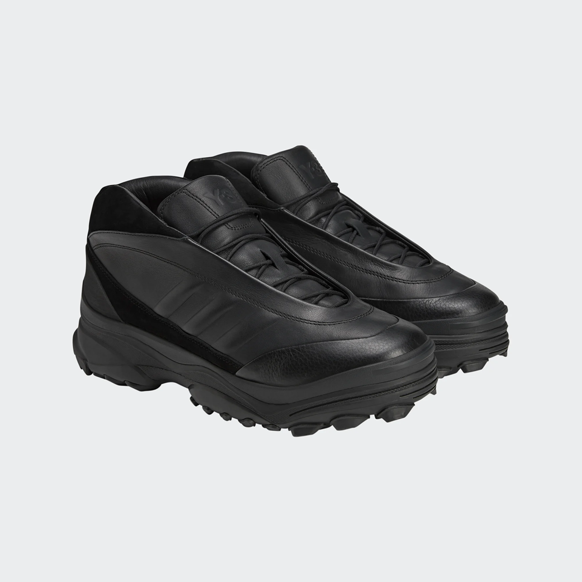 ADI2SNE00001LTW_BLACK%2BBLACK%2BBLACK_3.png