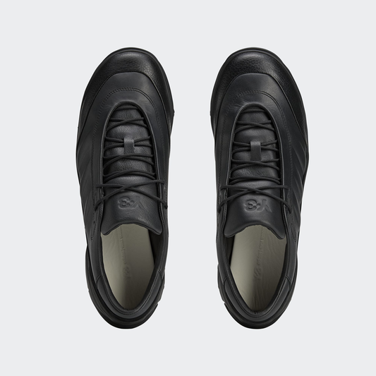 ADI2SNE00002LTM_BLACK%2BBLACK%2BBLACK_1.png