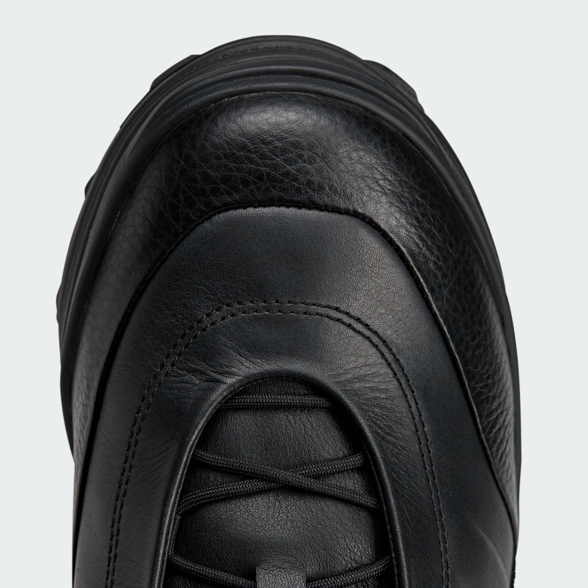 ADI2SNE00002LTM_BLACK%2BBLACK%2BBLACK_7.png