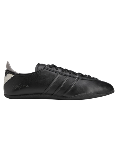 ADI2SNE00002LTU_BLACK%2BBLACK%2BOWHITE_0.png