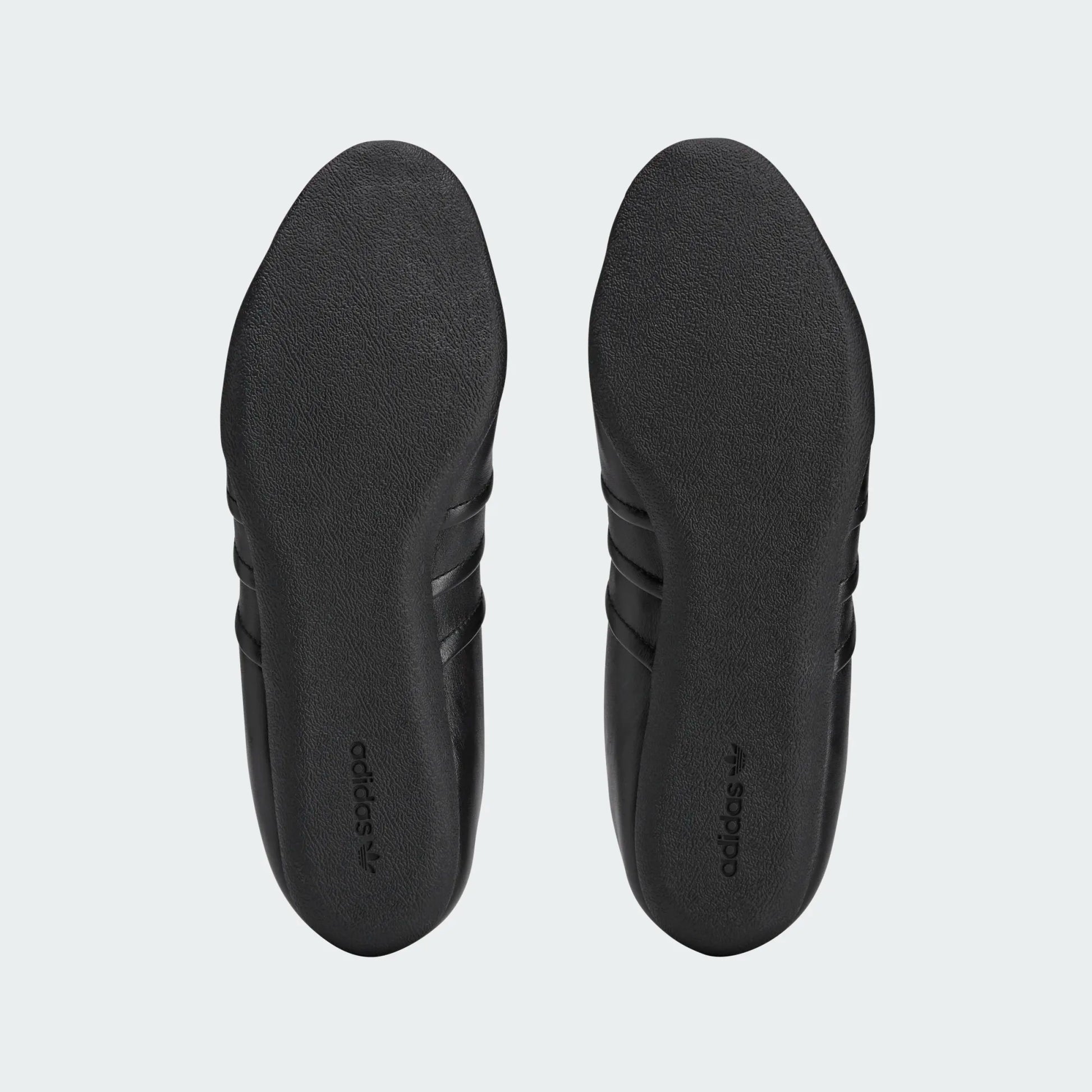 ADI2SNE00002LTU_BLACK%2BBLACK%2BOWHITE_2.png