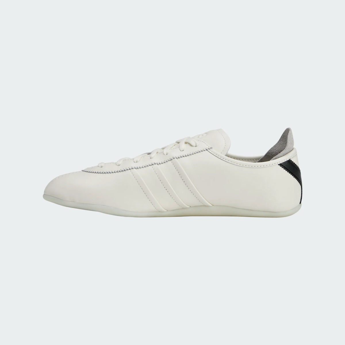 ADI2SNE00002LTU_OWHITE%2BOWHITE%2BBLACK_3.png