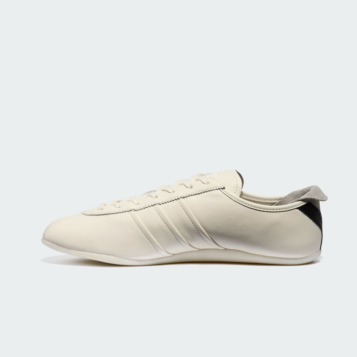 ADI2SNE00002LTU_OWHITE%2BOWHITE%2BBLACK_9.png