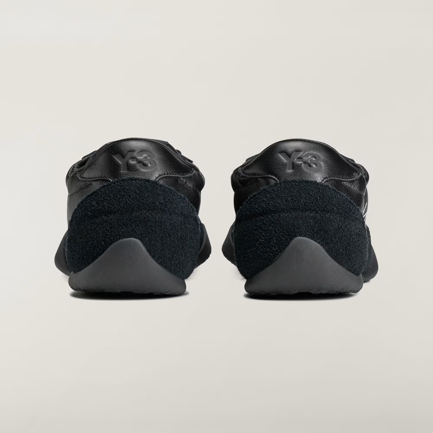 ADI2SNE12795LSU_BLACK%2BBLACK%2BBLACK_4.png