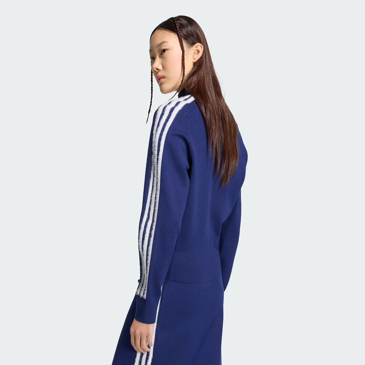 ADO1KNI15653VSW_Blue_1.png