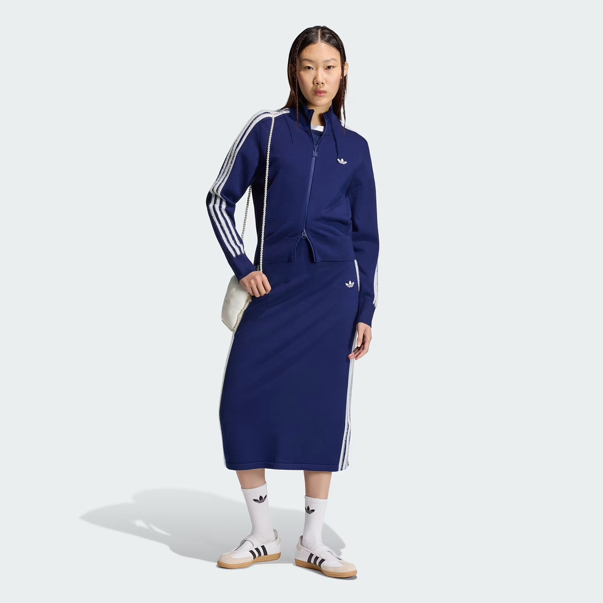 ADO1KNI15653VSW_Blue_3.png