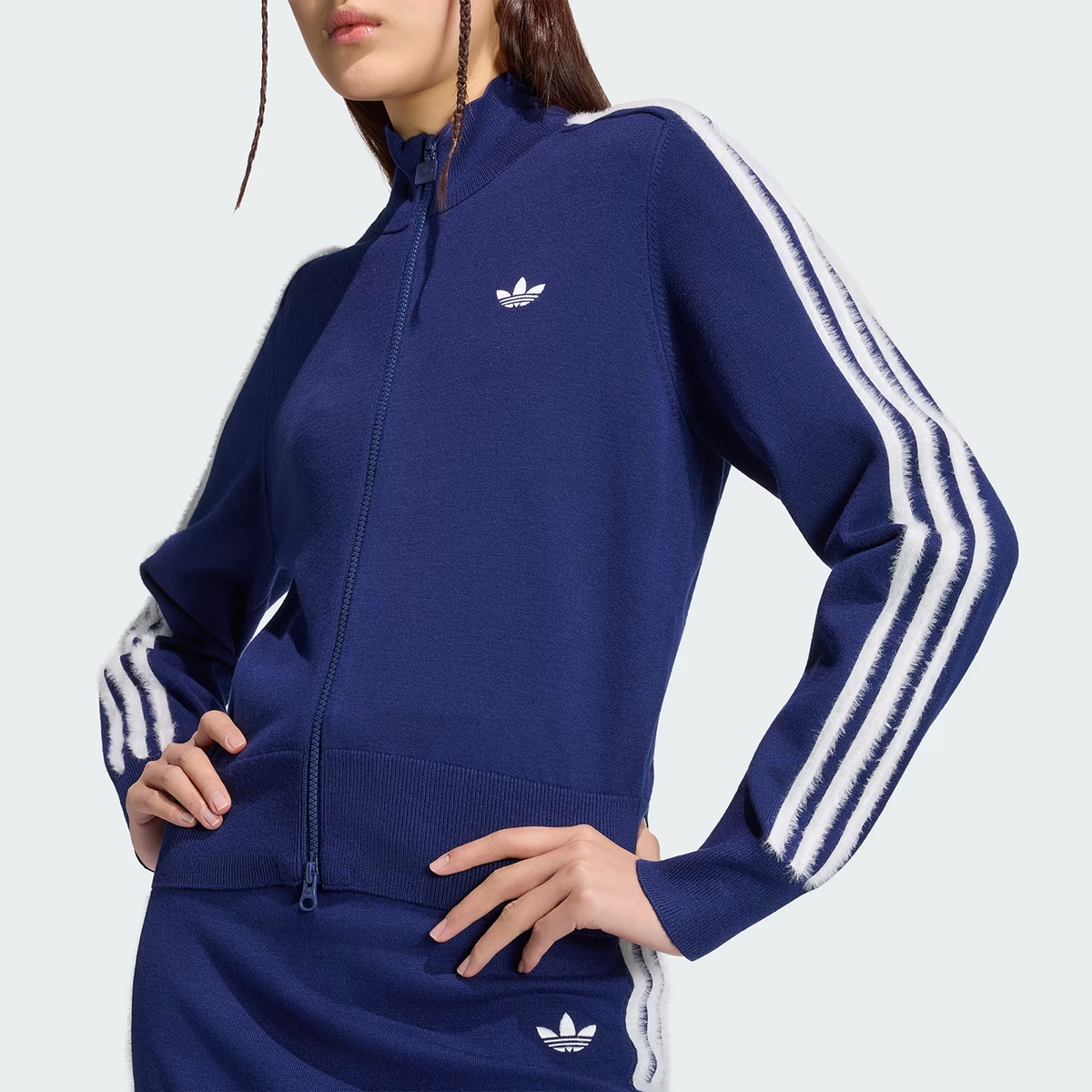 ADO1KNI15653VSW_Blue_5.png