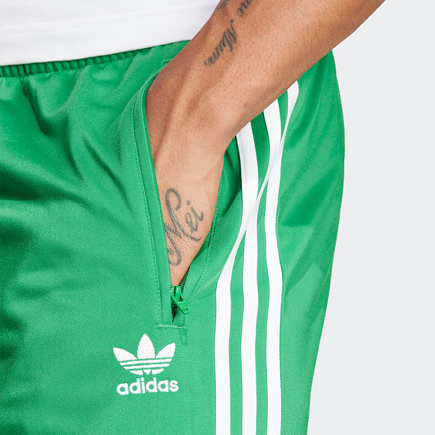ADO1SHO00000PCM_Green_2.png