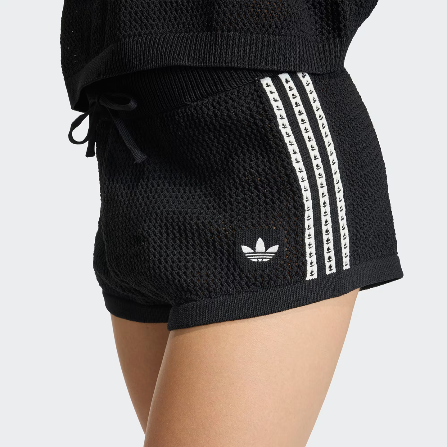 ADO1SPO00000PCW_Black_1.png