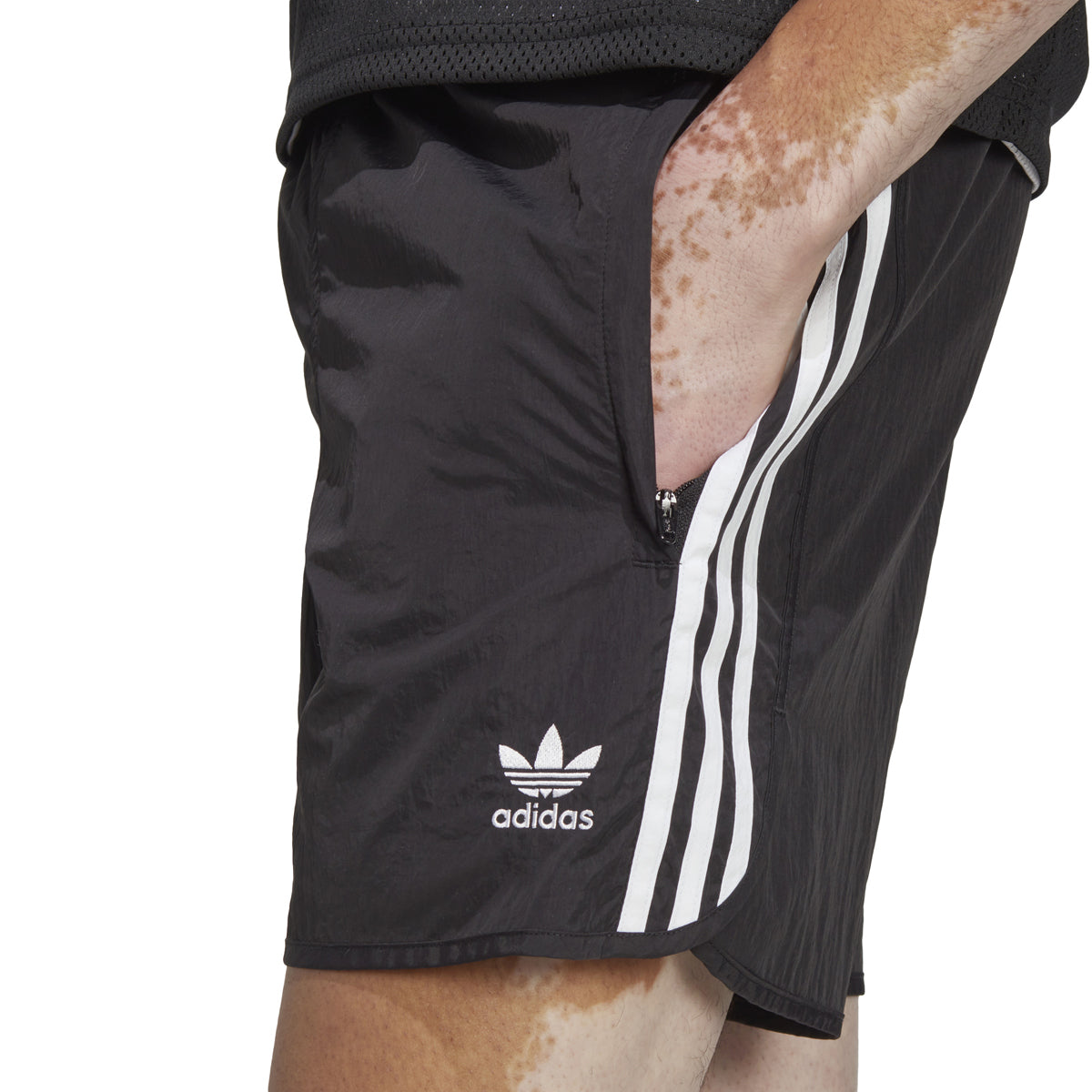ADO1SPO01021CTM_Black_3.jpg