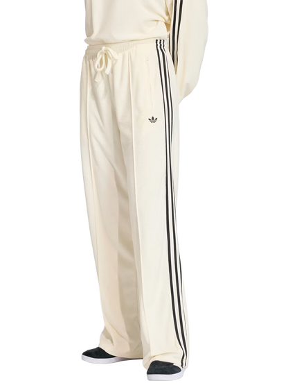 ADO1TRO00001POW_White_0.png