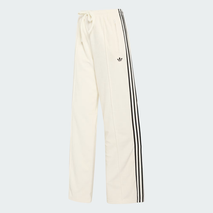 ADO1TRO00001POW_White_4.png