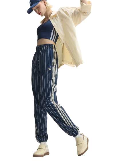 ADO1TRO15673OMW_Blue_0.png