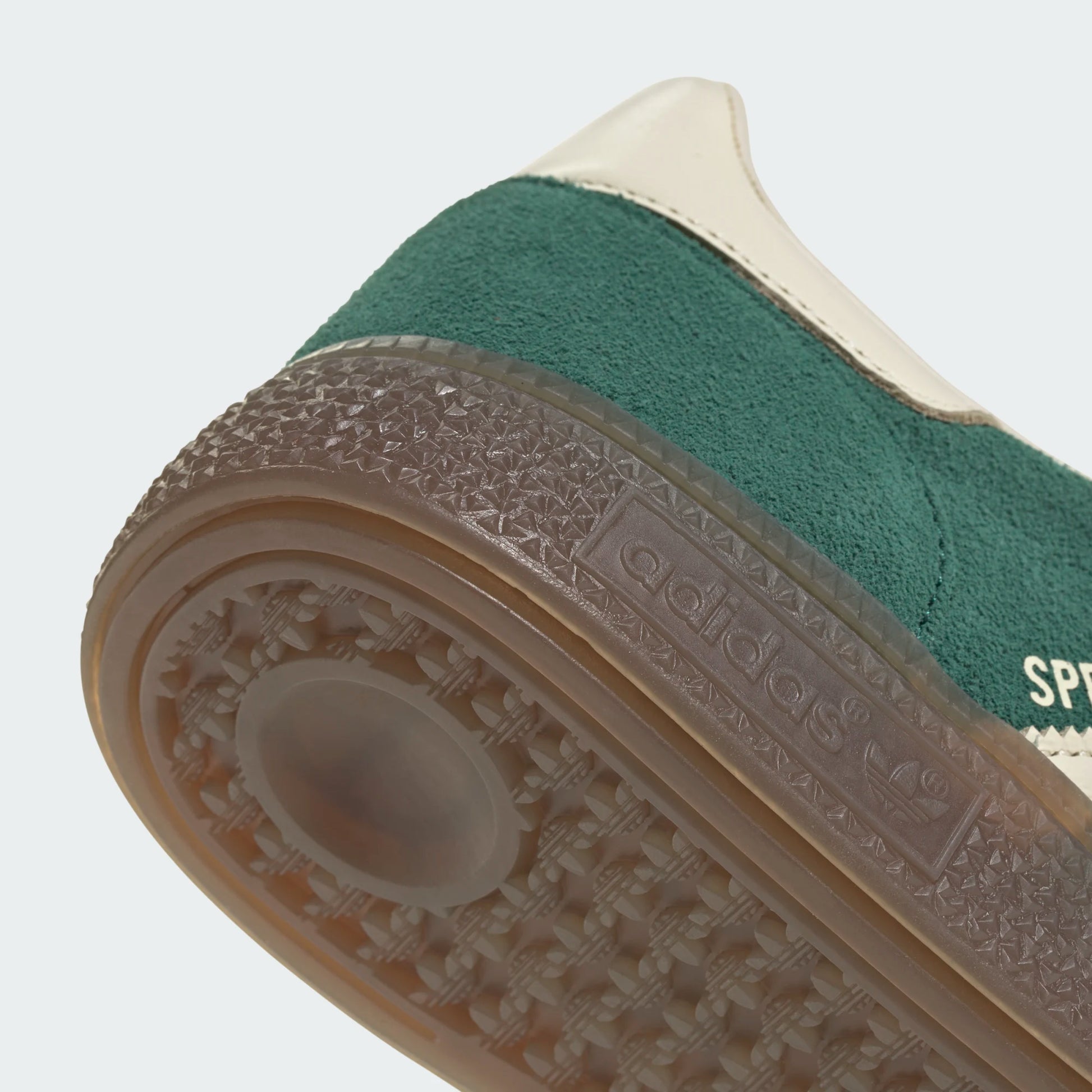 ADO2SNE00016LTW_VERUNI%2BBLACRE%2BGUM5_6.png
