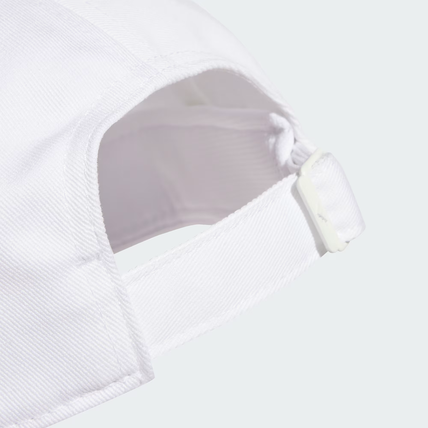 ADO4ACC00000POM_White_2.png