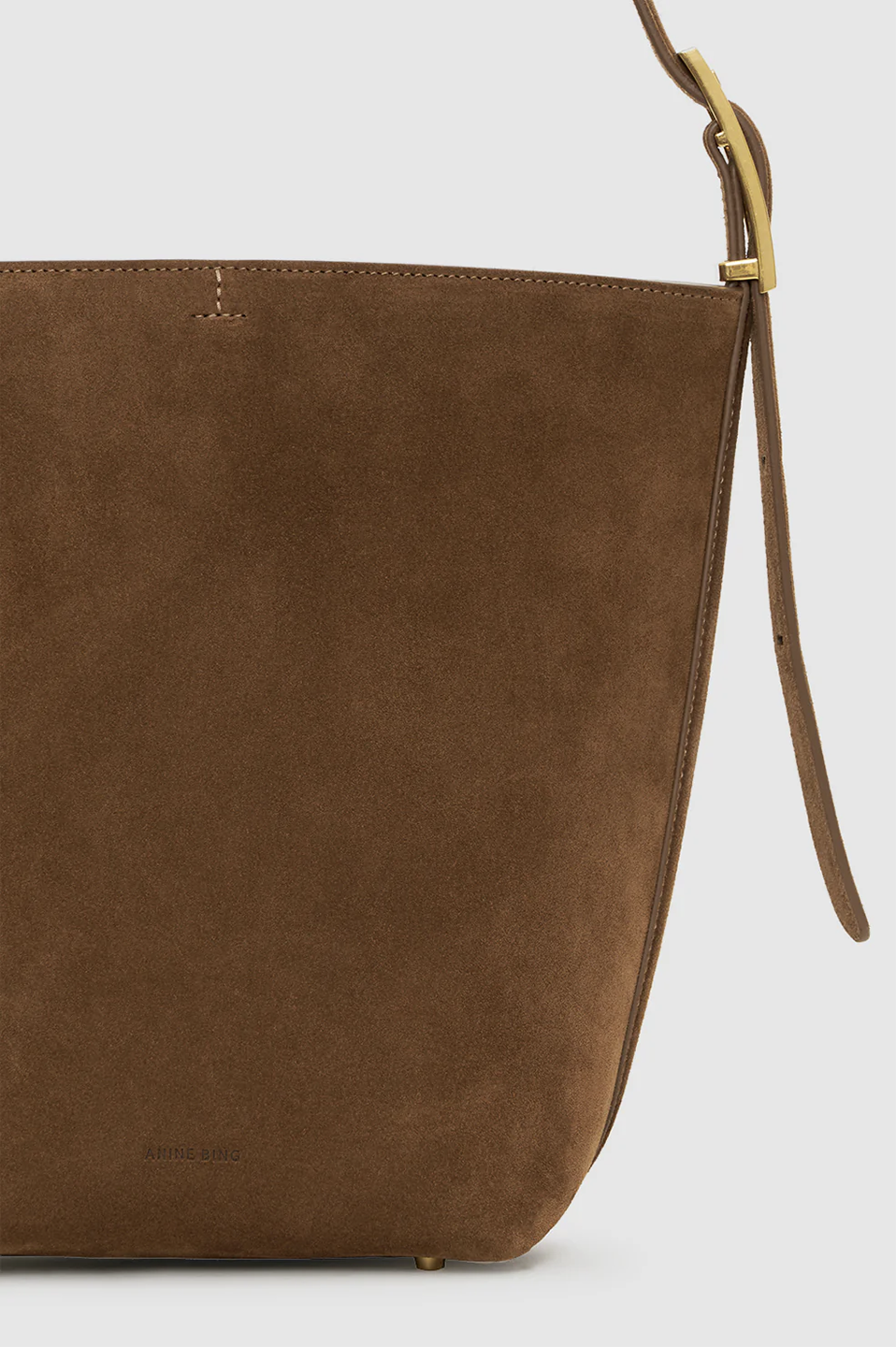 ANI3BAG00002LEW_Tobacco_4.png