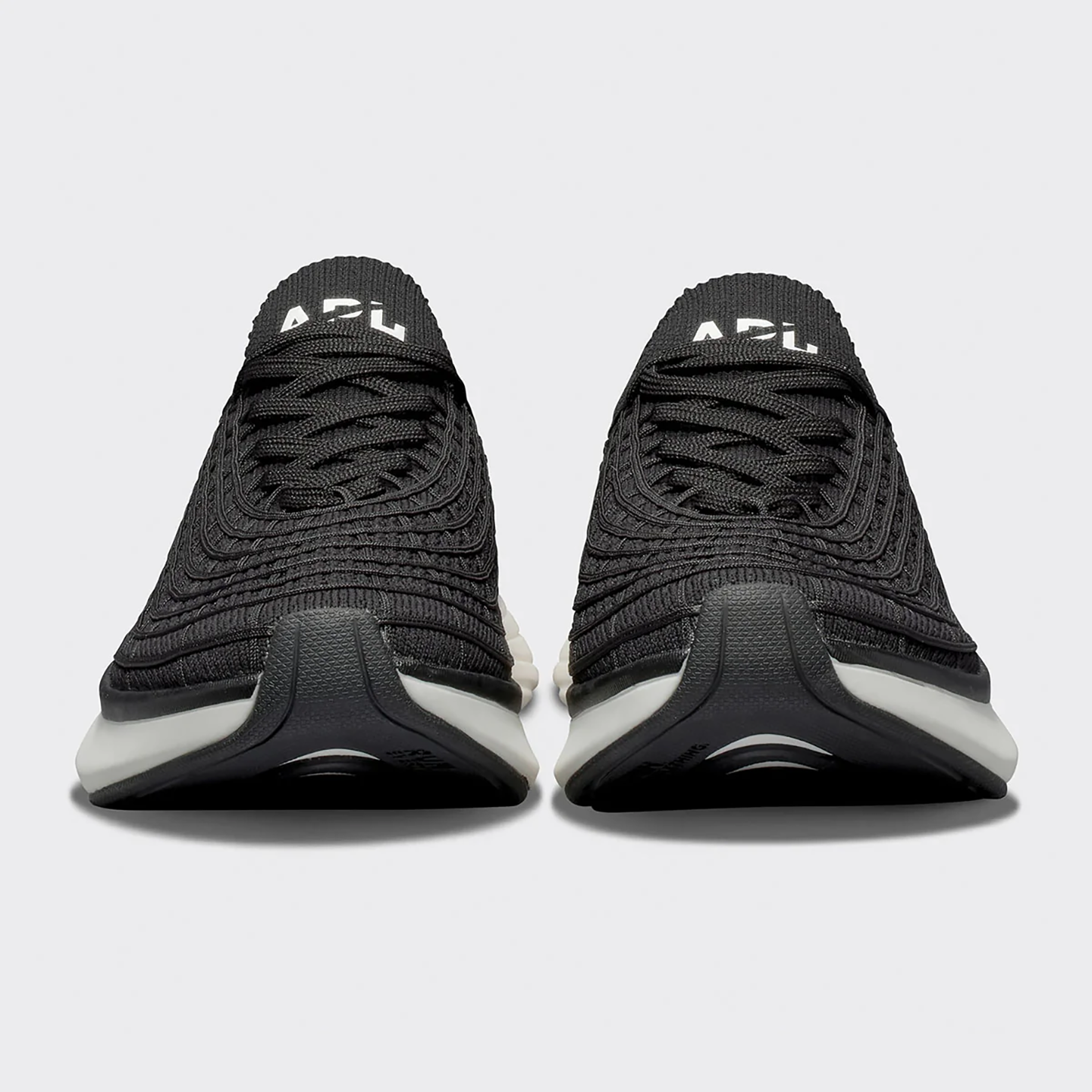 APL2SNE00002OMM_BLACK%2BWHITE_3.png