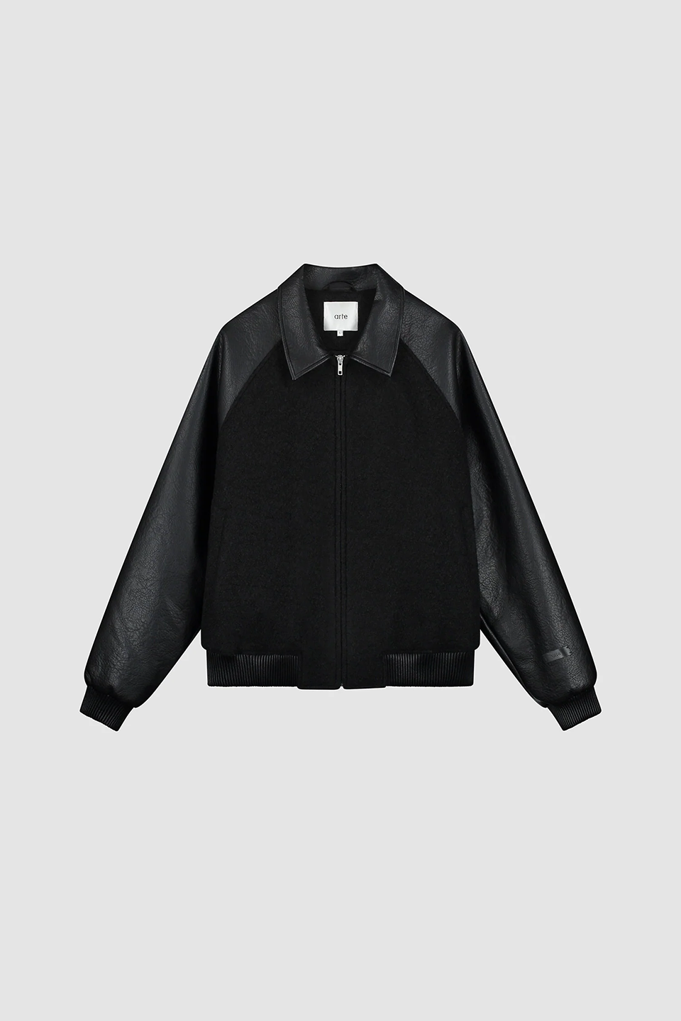 ART1CJK00001PHM_Black1_2.png
