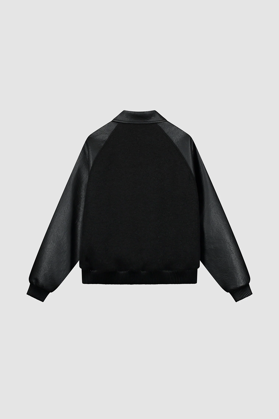 ART1CJK00001PHM_Black1_3.png